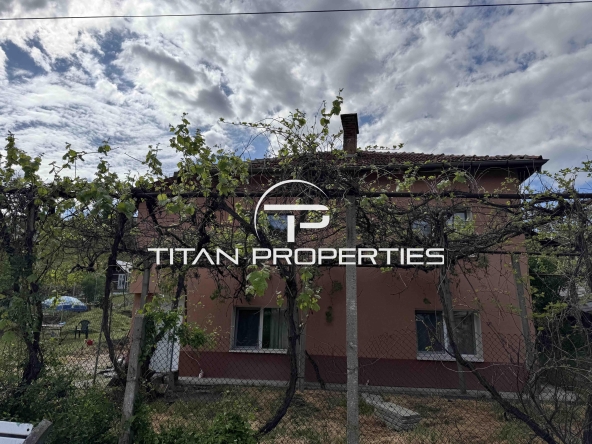 Етаж от къща в София, Иван Вазов - 64 кв.м за 704 €/кв.м - Снимка #1