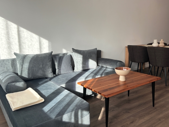 Дава се под наем Двустаен апартамент в Банско - 65 кв.м за 448.8 € - Снимка #1