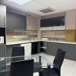 Дава се под наем Четиристаен апартамент в Бургас, Център - 170 кв.м за 996.03 € - Снимка #1