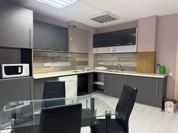 Дава се под наем Четиристаен апартамент в Бургас, Братя Миладинови - 170 кв.м за 757.86 € - Снимка #1