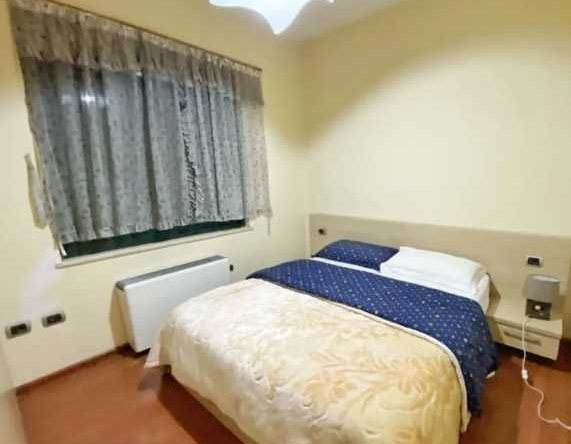 Дава се под наем Четиристаен апартамент в Пловдив, Център - 99 кв.м за 255 € - Снимка #1