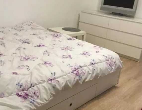 Дава се под наем Тристаен апартамент в Бургас, Меден рудник - зона В - 85 кв.м за 290.7 € - Снимка #1