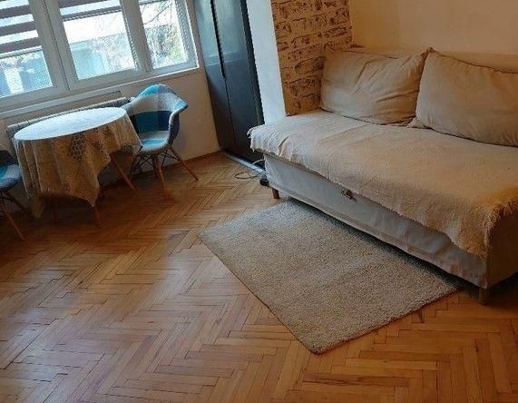 Дава се под наем Тристаен апартамент в София, Изток - 65 кв.м за 713.49 € - Снимка #1