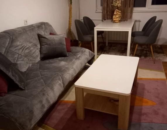 Дава се под наем Тристаен апартамент в София, Център - 98 кв.м за 750 € - Снимка #1