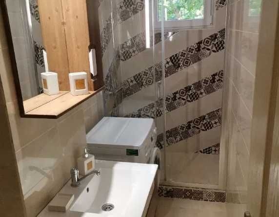 Дава се под наем Едностаен апартамент в Пловдив, Южен - 40 кв.м за 229.5 € - Снимка #1