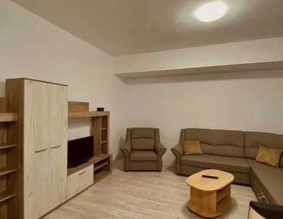 Дава се под наем Двустаен апартамент в Пловдив, Остромила - 65 кв.м за 260.1 € - Снимка #1
