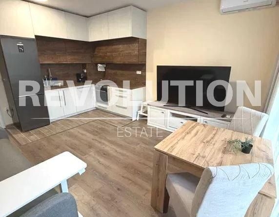 Дава се под наем Двустаен апартамент в Варна, м-т Пчелина - 54 кв.м за 600 € - Снимка #1