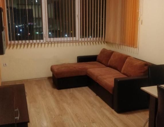 Дава се под наем Двустаен апартамент в Пловдив, Тракия - 62 кв.м за 375 € - Снимка #1