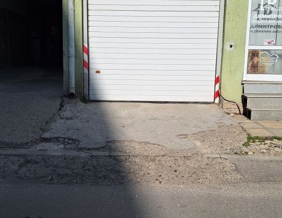 Дава се под наем Гараж / Паркомясто в Варна, Базар Левски - 14 кв.м за 99.45 € - Снимка #1