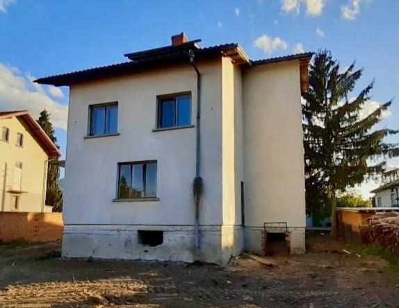 Къща в Долна баня - 320 кв.м за 466 €/кв.м - Снимка #1