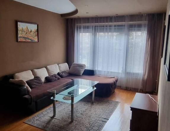 Дава се под наем Тристаен апартамент в София, Младост 4 - 88 кв.м за 700 € - Снимка #1