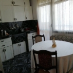 Дава се под наем Тристаен апартамент в Ямбол, Златен рог - 86 кв.м за 306 € - Снимка #1