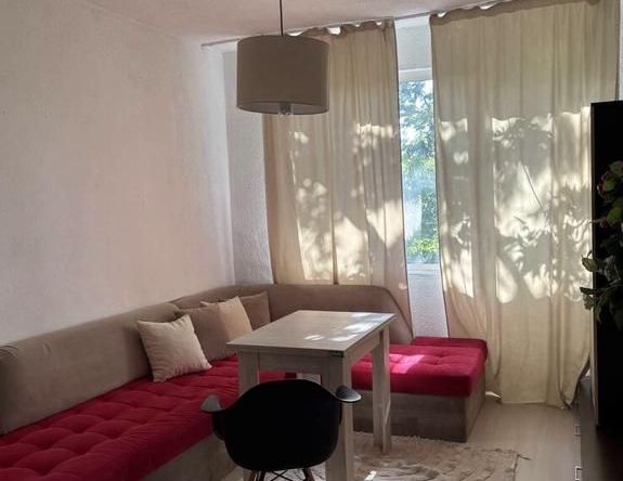 Дава се под наем Двустаен апартамент в Пловдив, Център - 60 кв.м за 450 € - Снимка #1