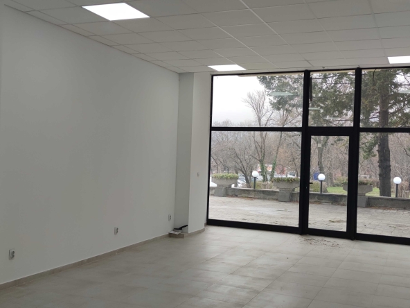 Дава се под наем Магазин в София, Горна баня - 60 кв.м за 1071 € - Снимка #1