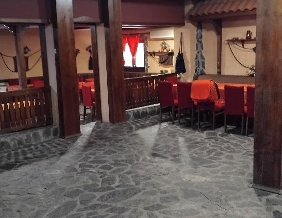 Дава се под наем Заведение в Кюстендил, Център - 330 кв.м за 1275 € - Снимка #1