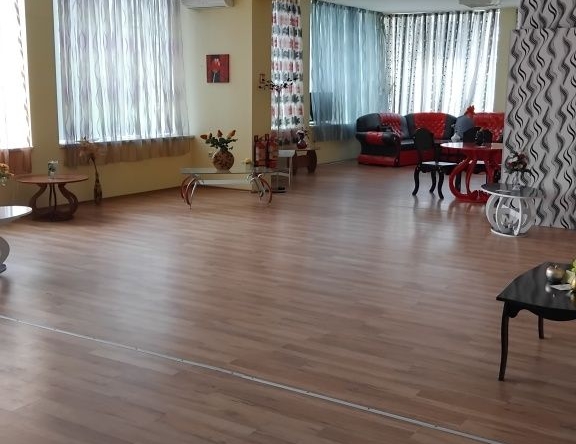Дава се под наем Магазин в Кюстендил, Бузлуджа - 800 кв.м за 3672 € - Снимка #1