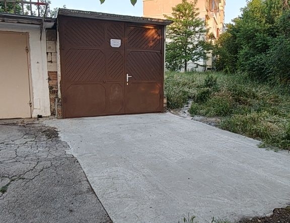 Дава се под наем Гараж / Паркомясто в Добрич, Дружба 1 - 18 кв.м за 51 € - Снимка #1