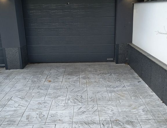 Гараж / Паркомясто в Пловдив, Коматевски възел - 19 кв.м за 1316 €/кв.м - Снимка #1