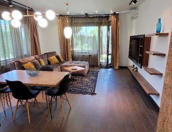 Дава се под наем Двустаен апартамент в София, Витоша - 65 кв.м за 489.6 € - Снимка #1