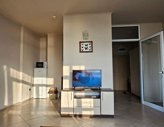 Дава се под наем Двустаен апартамент в Варна, Виница - 53 кв.м за 408 € - Снимка #1