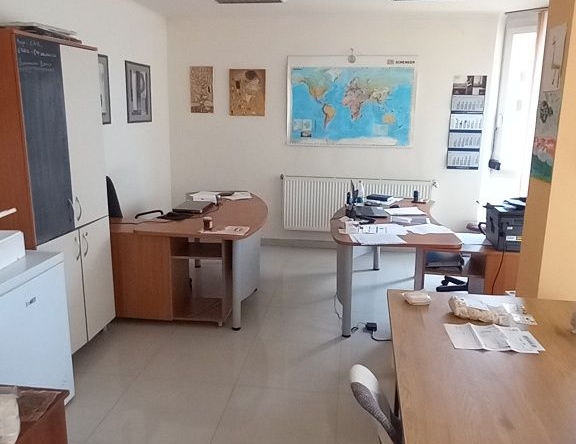 Дава се под наем Офис в Севлиево - 40 кв.м за 255 € - Снимка #1