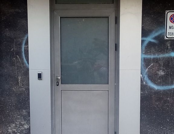 Четиристаен апартамент в Варна, Нептун - 100 кв.м за 2990 €/кв.м - Снимка #1