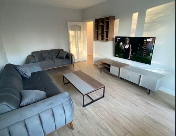 Дава се под наем Двустаен апартамент в София, Изток - 71 кв.м за 817.53 € - Снимка #1