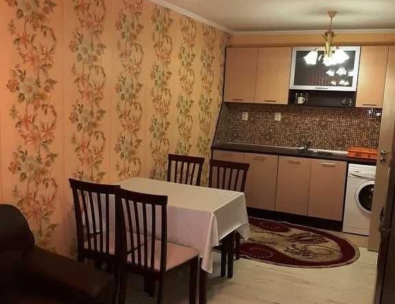 Дава се под наем Двустаен апартамент в Велико Търново, Център - 75 кв.м за 357 € - Снимка #1