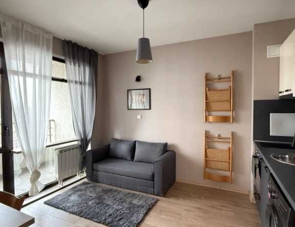 Дава се под наем Тристаен апартамент в София, Център - 75 кв.м за 548.25 € - Снимка #1