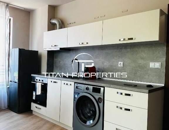 Дава се под наем Тристаен апартамент в Варна, Център - 72 кв.м за 800 € - Снимка #1