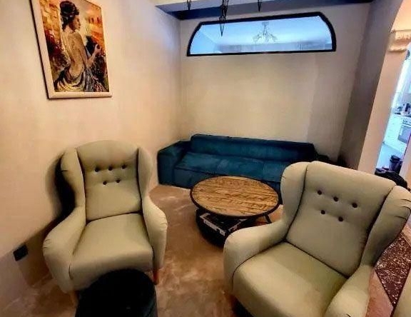 Дава се под наем Тристаен апартамент в София, Център - 80 кв.м за 1097.01 € - Снимка #1