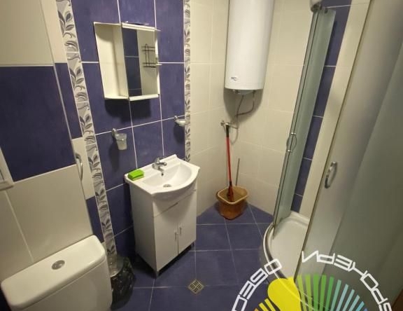 Дава се под наем Двустаен апартамент в Бургас, Център - 70 кв.м за 561 € - Снимка #1