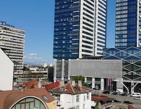 Дава се под наем Тристаен апартамент в София, Медицинска академия - 100 кв.м за 800 € - Снимка #1