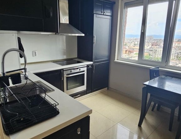 Дава се под наем Двустаен апартамент в София, Красно село - 67 кв.м за 663 € - Снимка #1