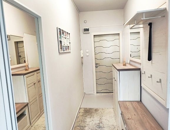 Дава се под наем Тристаен апартамент в София, Обеля 2 - 85 кв.м за 665 € - Снимка #1