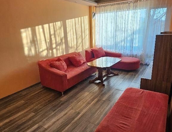 Дава се под наем Двустаен апартамент в София, Надежда 1 - 65 кв.м за 562 € - Снимка #1