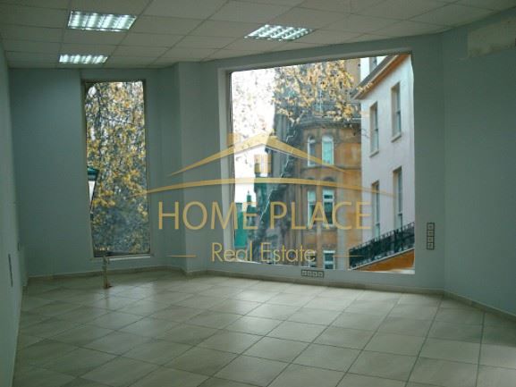 Офис в Варна, Лятно кино Тракия - 90 кв.м за 1173 €/кв.м - Снимка #1