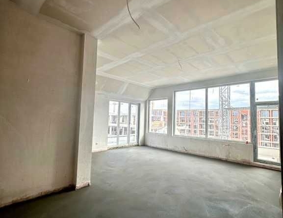 Тристаен апартамент в София, Студентски град - 199 кв.м за 2006 €/кв.м - Снимка #1