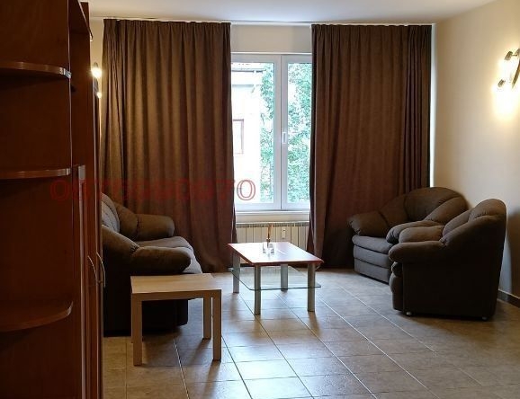 Дава се под наем Тристаен апартамент в София, Банишора - 130 кв.м за 663 € - Снимка #1