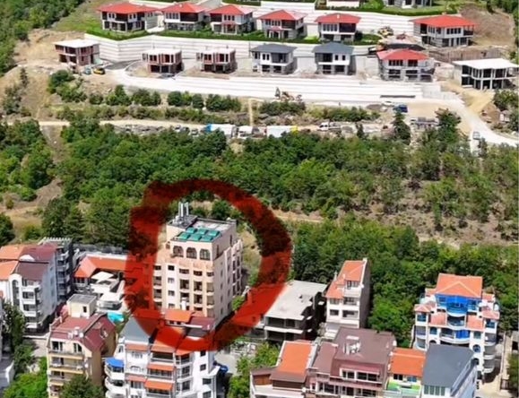 Хотел в Свети Влас - 2562 кв.м за 609 €/кв.м - Снимка #1