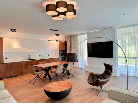 Дава се под наем Тристаен апартамент в София, Бояна - 124 кв.м за 1830 € - Снимка #1