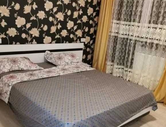 Дава се под наем Тристаен апартамент в Пловдив, Каменица 1 - 90 кв.м за 270.3 € - Снимка #1