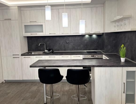 Дава се под наем Двустаен апартамент в Пловдив, Кършияка - 70 кв.м за 475 € - Снимка #1