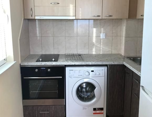 Дава се под наем Двустаен апартамент в Пловдив, Тракия - 40 кв.м за 250 € - Снимка #1