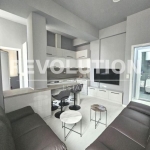 Дава се под наем Тристаен апартамент в Варна, Гръцка махала - 100 кв.м за 750 € - Снимка #1