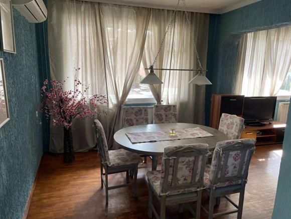 Дава се под наем Етаж от къща в Пловдив, Център - 120 кв.м за 765 € - Снимка #1