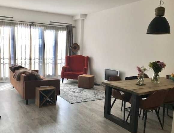 Дава се под наем Двустаен апартамент в София, Център - 55 кв.м за 387.6 € - Снимка #1