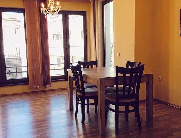 Дава се под наем Многостаен апартамент в Бургас, Център - 140 кв.м за 408 € - Снимка #1