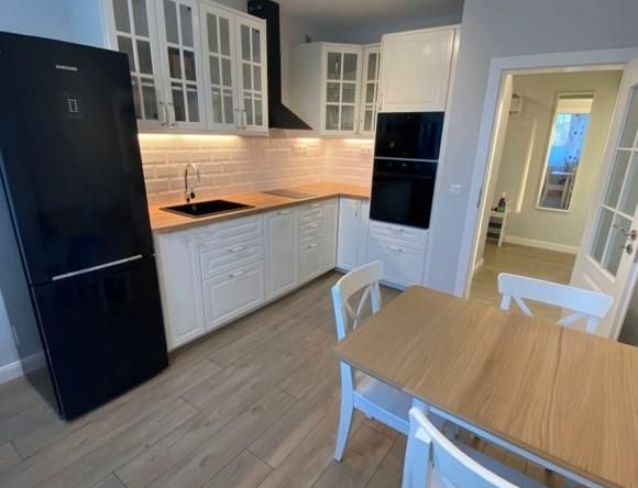 Дава се под наем Двустаен апартамент в София, Изток - 71 кв.м за 817.53 € - Снимка #1