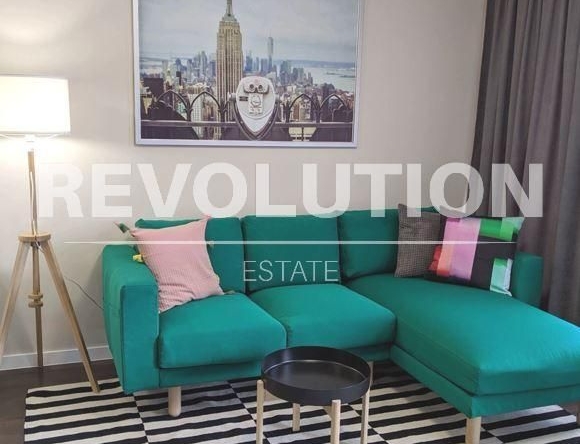 Дава се под наем Двустаен апартамент в Варна, м-т Траката - 76 кв.м за 650 € - Снимка #1